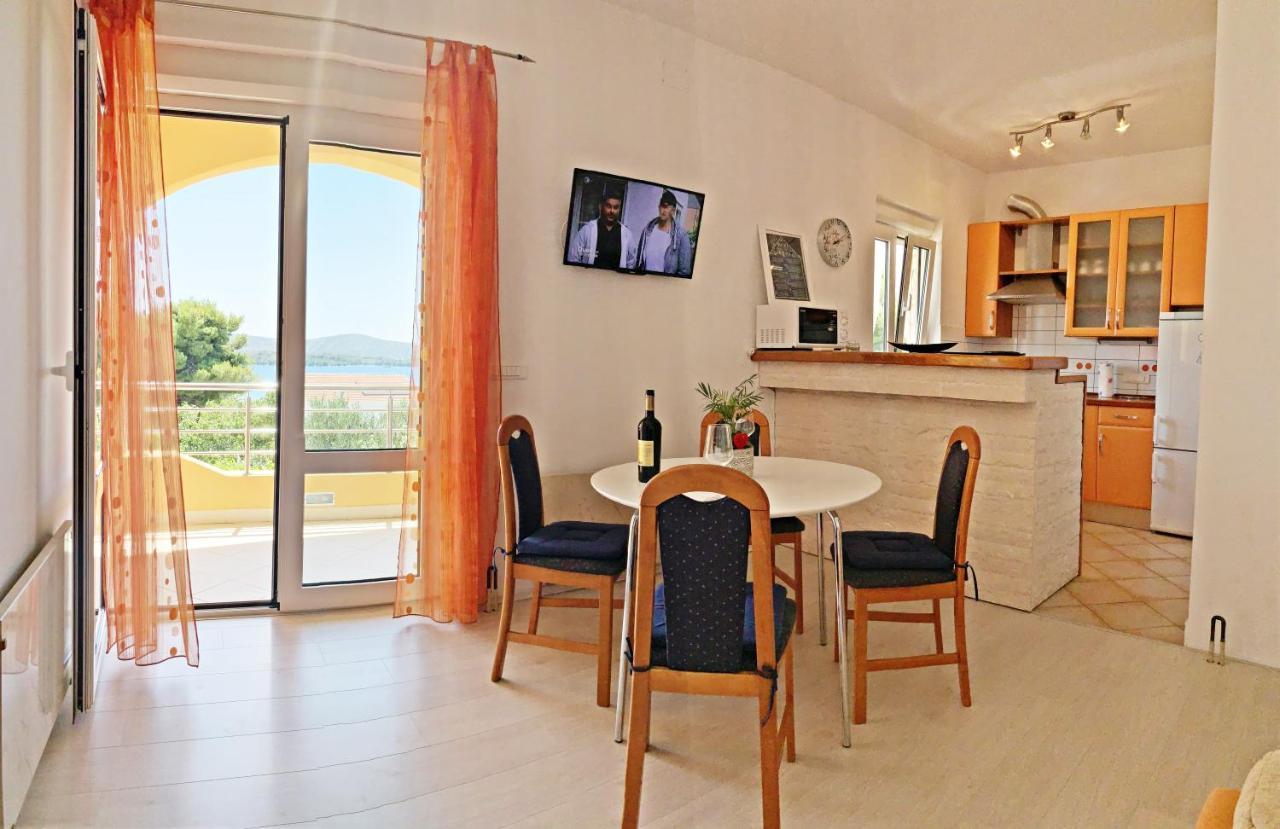 Apartments Villa Ra Žaborić Kültér fotó