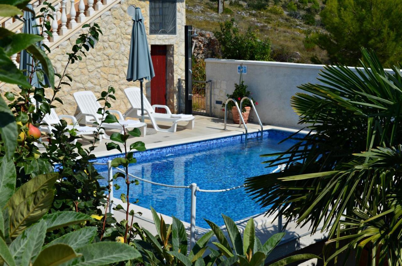 Apartments Villa Ra Žaborić Kültér fotó