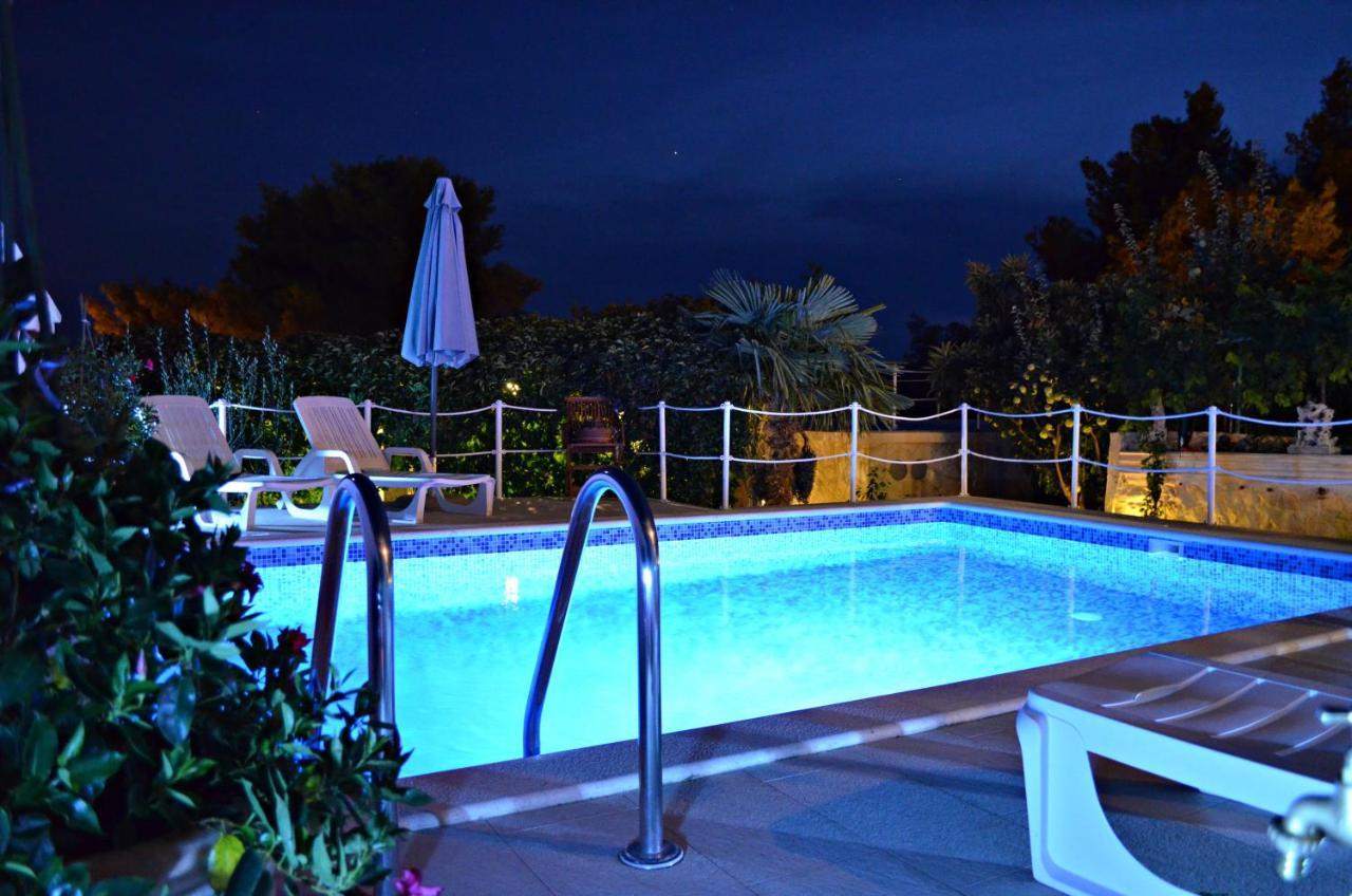 Apartments Villa Ra Žaborić Kültér fotó