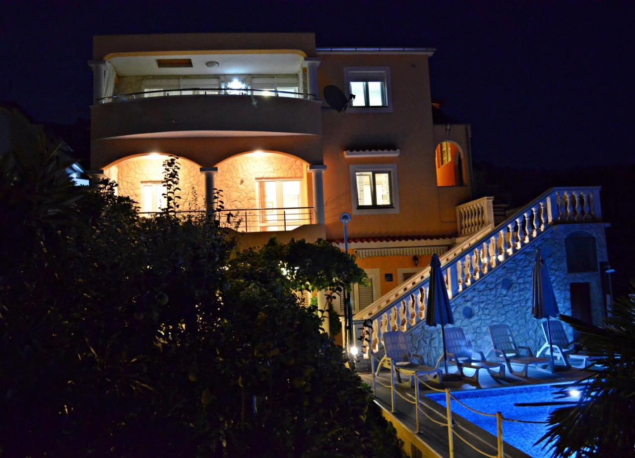 Apartments Villa Ra Žaborić Kültér fotó