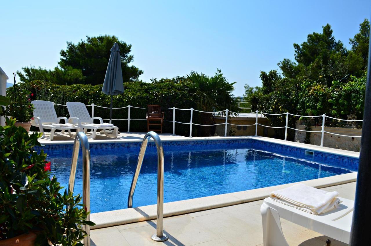 Apartments Villa Ra Žaborić Kültér fotó